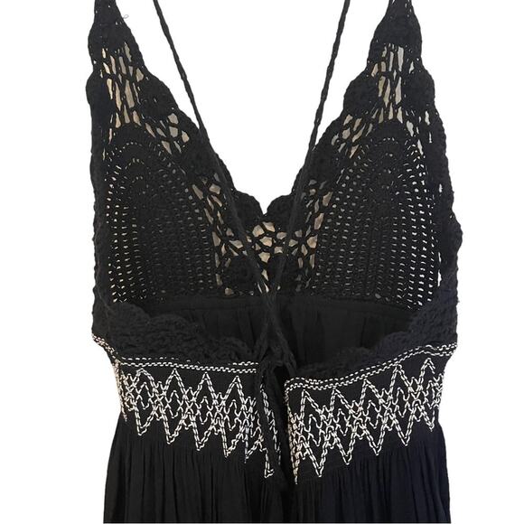 ASTR The Label Black Crochet Bodice Maxi Dress‎ Medium - Picture 4 of 10